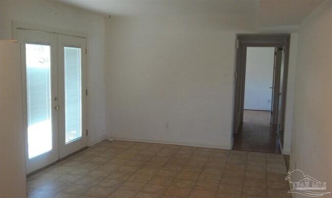 Foto del edificio - 6390 Beauclair Dr