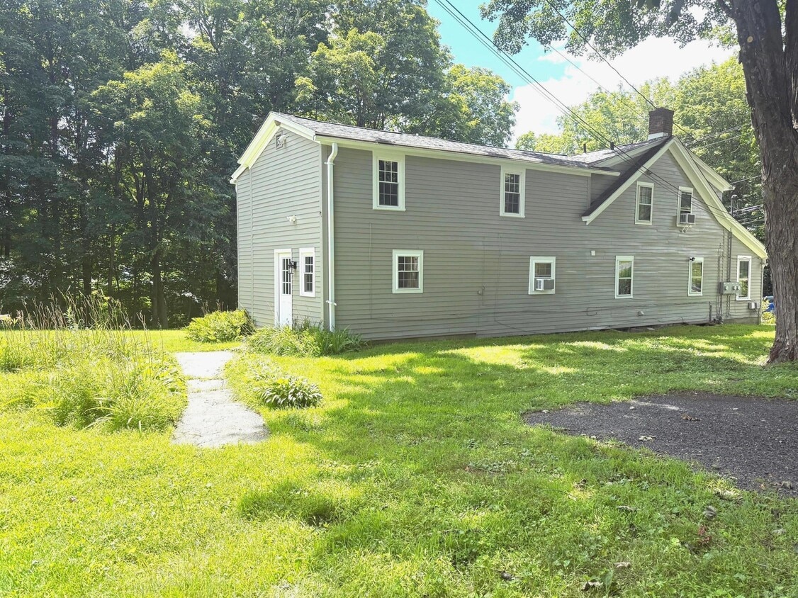 Primary Photo - 226 Main St N