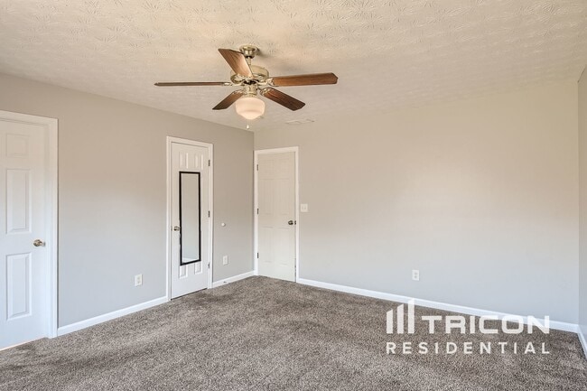 Building Photo - 1401 Lancaster Ct