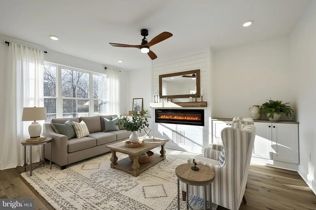 Building Photo - 1024 Trinity Rd