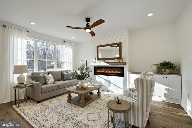 Foto del edificio - 1024 Trinity Rd