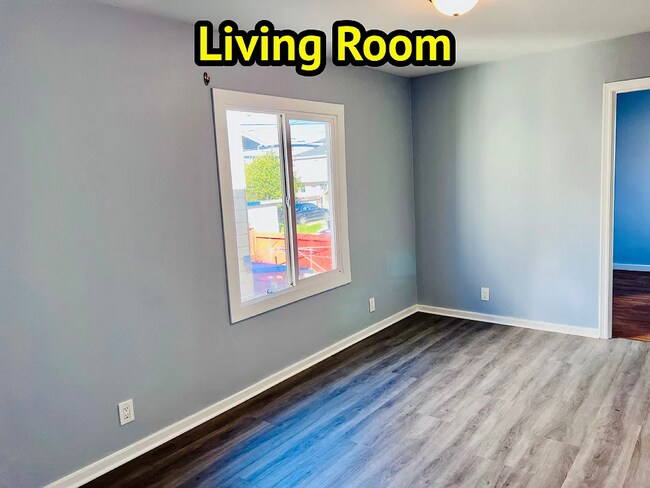 Foto del edificio - 660 Railroad Ave