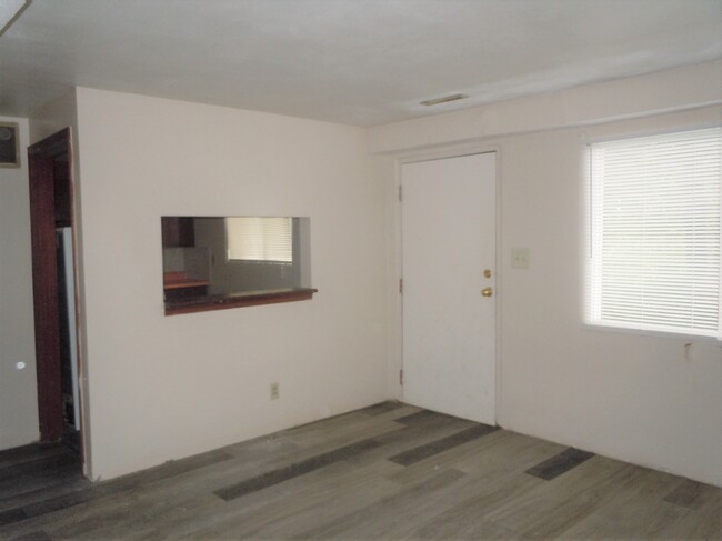 Building Photo - 1100 Arrowhead Dr