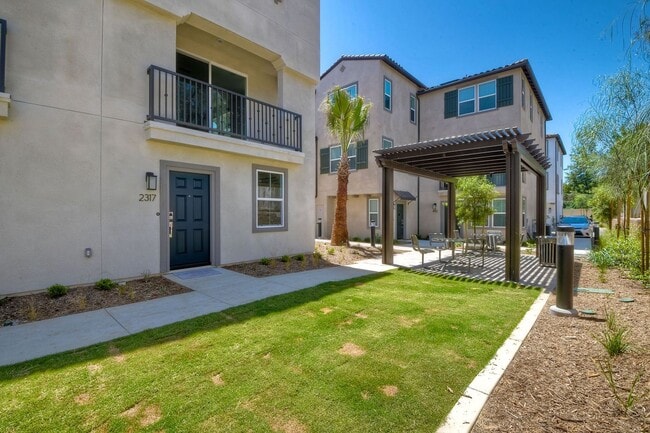 Building Photo - New 3 Story Townhome Available Now!