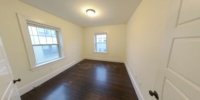 Foto del edificio - Charming 4 Bedroom-No Broker Fee
