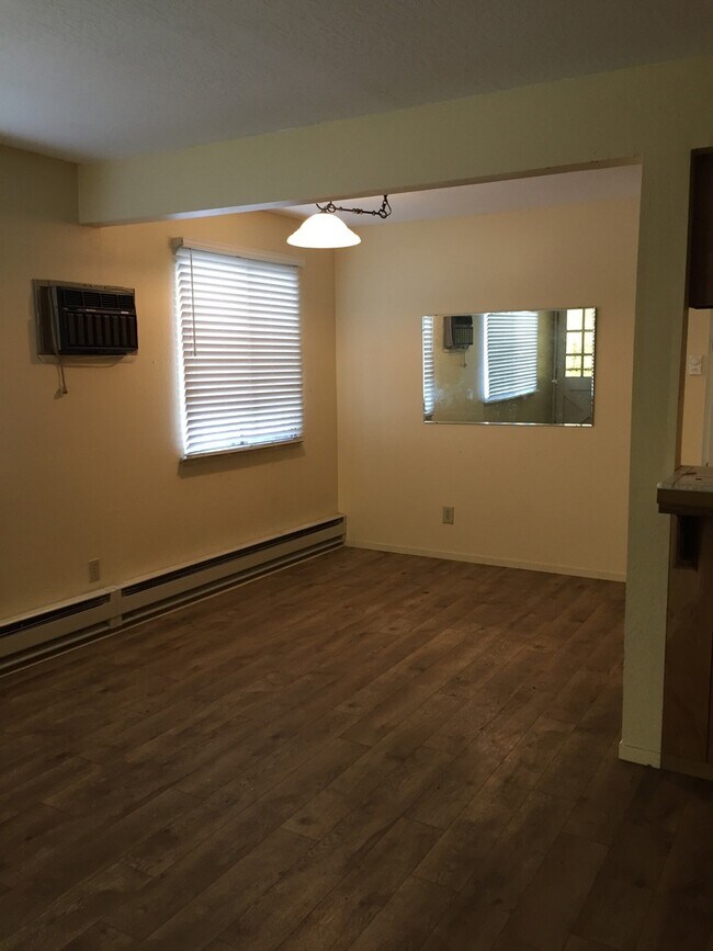 Foto del edificio - Convenient Sparks Location  with Pool and ...
