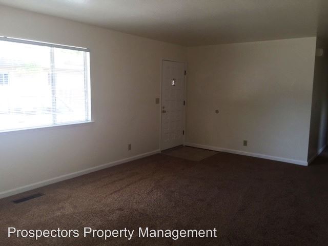 Building Photo - 1138 Montebello Dr