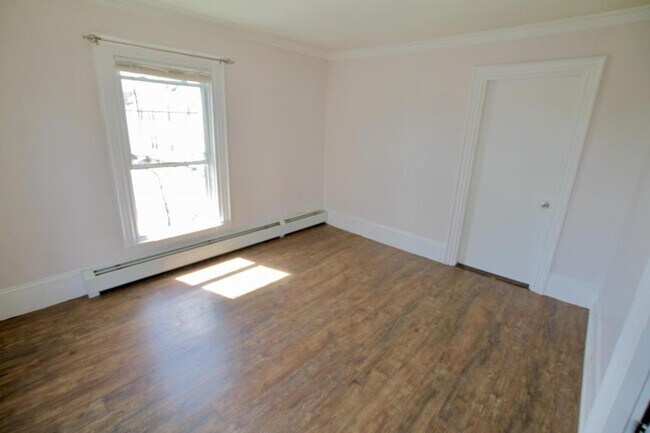Building Photo - 83 Lincoln St #2A, Bangor
