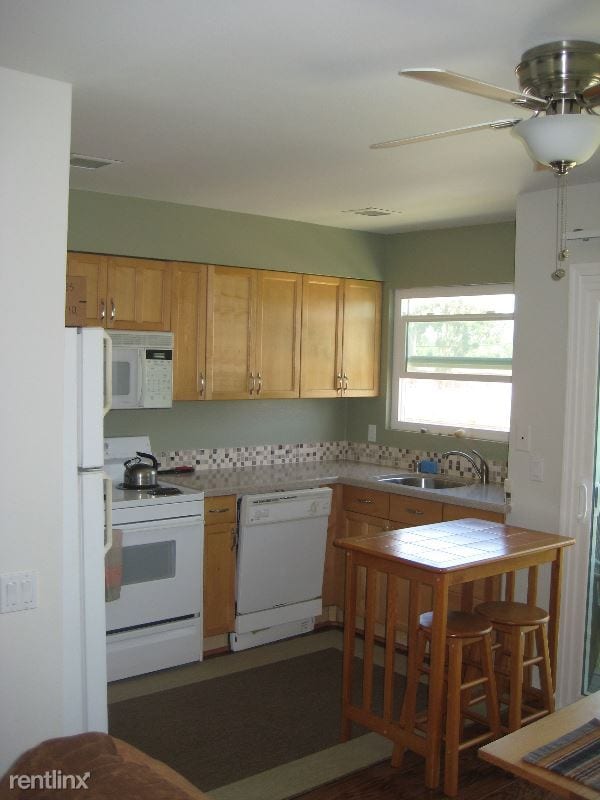 Building Photo - 2 br, 2 bath Condo - 386 Hemlock Ave