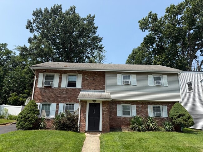 Building Photo - 105 Garfield Ave