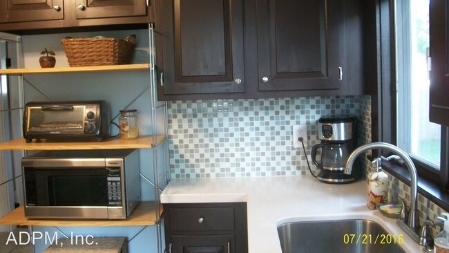 Foto del edificio - 3 br, 1 bath House - 11 Sylvester St.