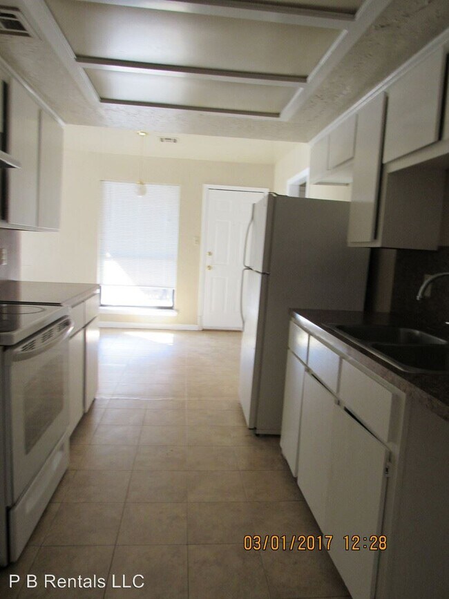 Foto del edificio - 3 br, 1.5 bath House - 608 SW 62nd Street