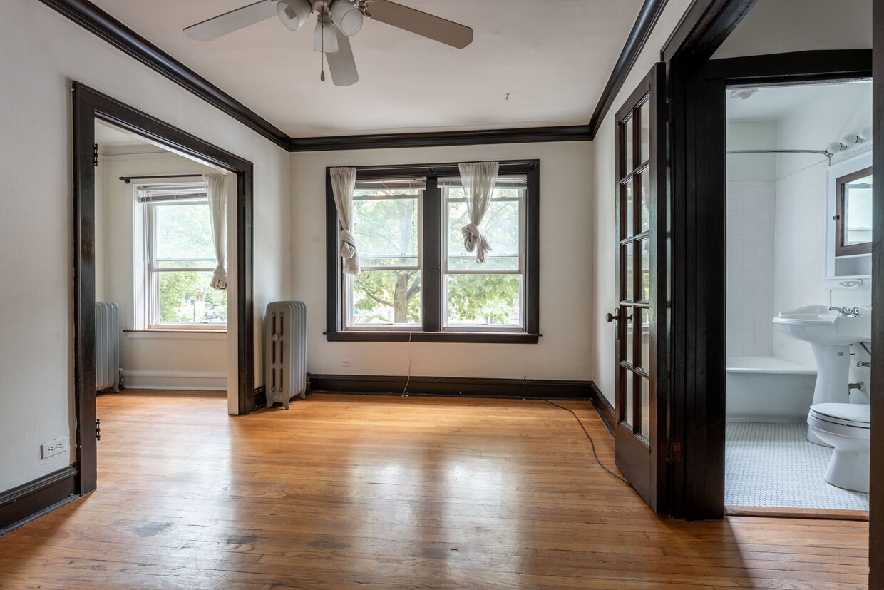 Primary Photo - 4546 N Maplewood Ave