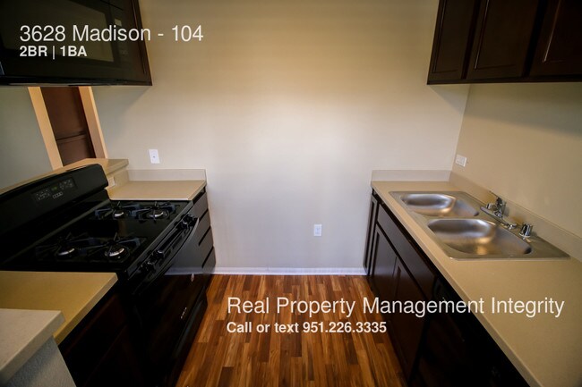 Foto del edificio - 3628 Madison St
