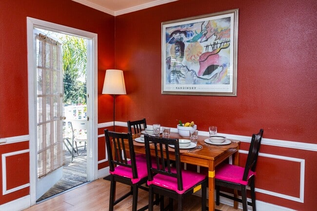 Foto del edificio - Furnished Short Term Vista Del Mar Apartments