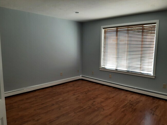 Foto del edificio - 2679 Lake Shore Rd