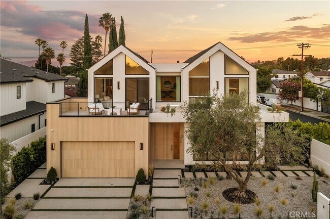 Foto del edificio - 5006 Enfield Ave