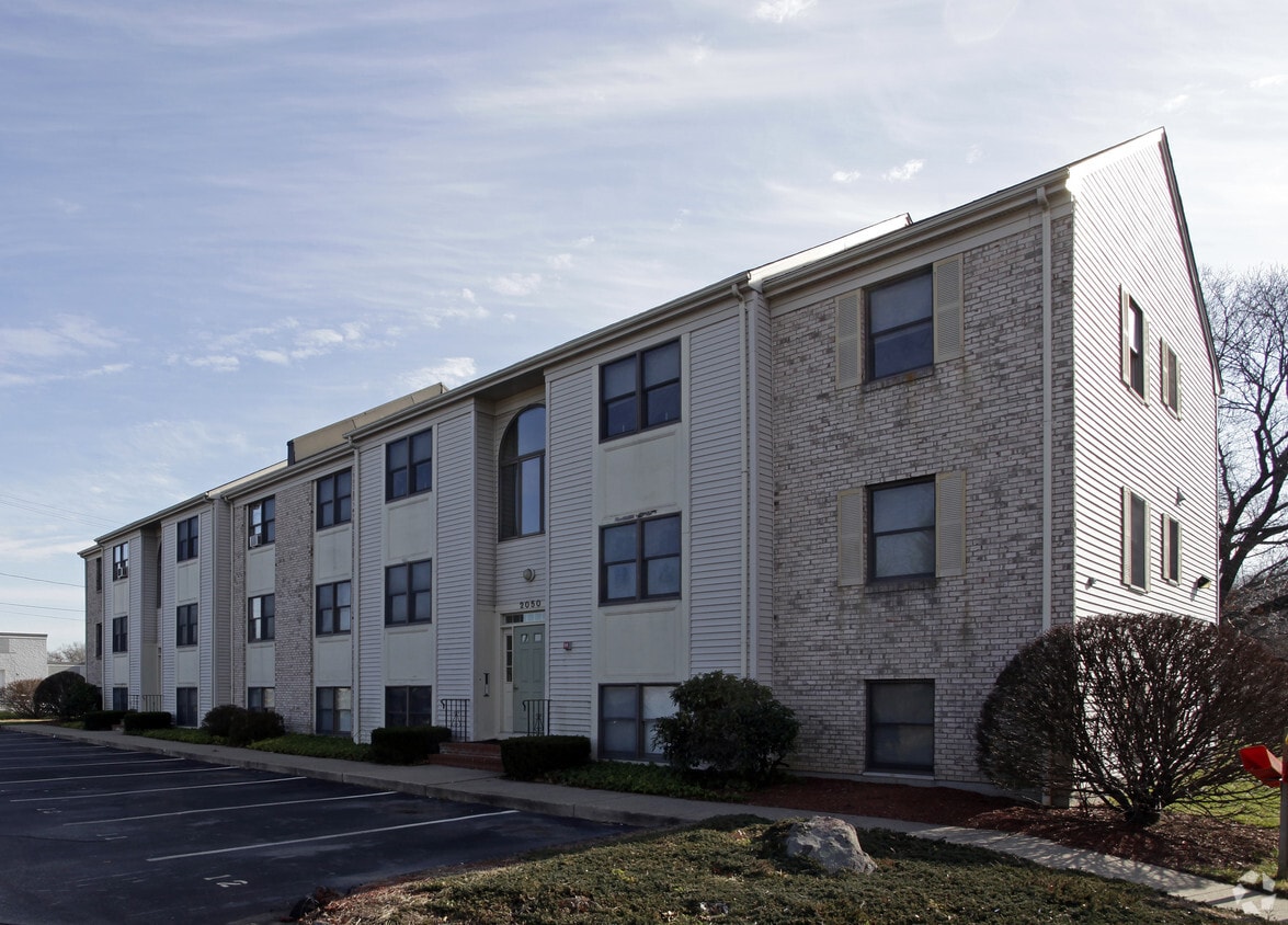 Primary Photo - County Green Apartments