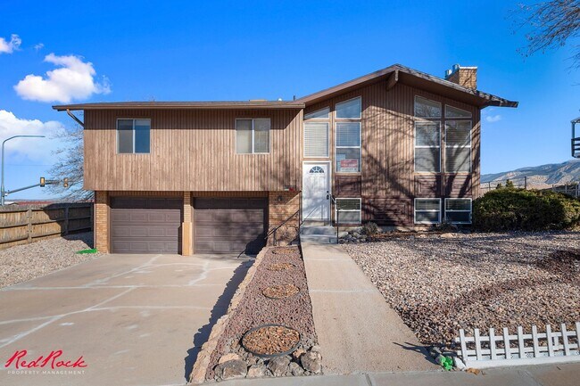 Building Photo - Warm, and Inviting Home in Cedar City!