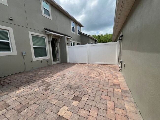 Foto del edificio - 8969 Fullerwood Ave