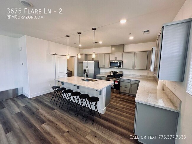 Foto del edificio - 3675 Flare Ln