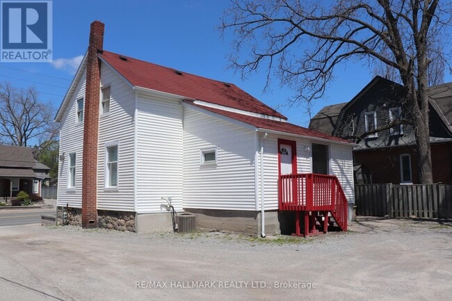 Building Photo - 571 Kingston Rd W