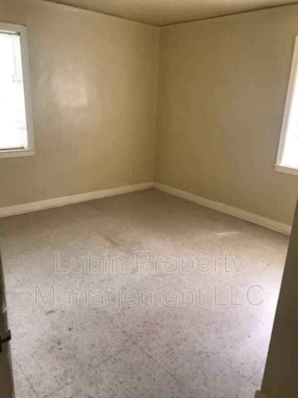 Building Photo - 845 Leon Pl