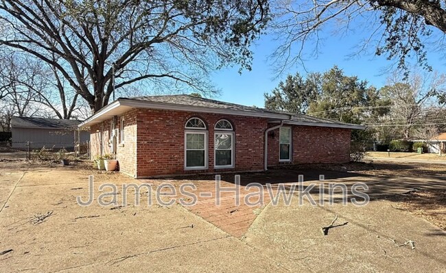 Foto del edificio - 341 N Burbank Dr