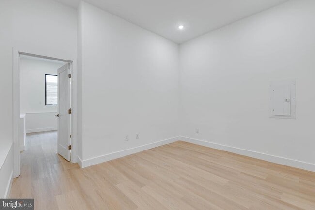 Building Photo - 3018 N Broad St