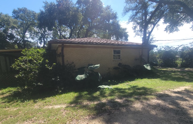 Building Photo - 6590 Dewrell Square