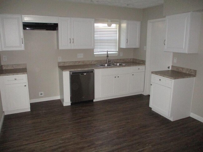Building Photo - 12838 Abalone Way