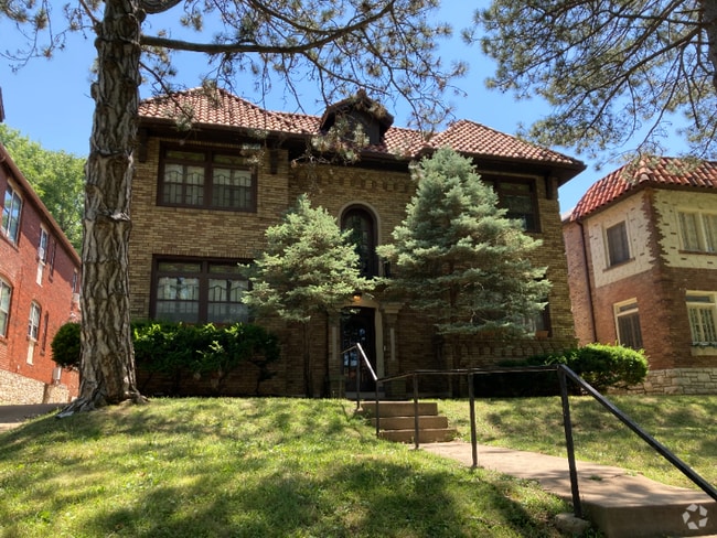 Building Photo - 7212 Forsyth Blvd