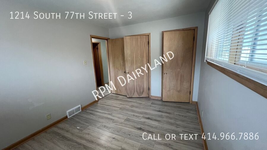 Primary Photo - 1214 S 77th St