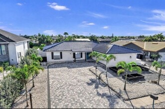 Building Photo - 6515 Santiago Ct