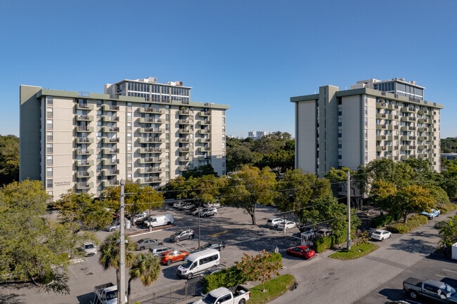 Building Photo - Forest Place