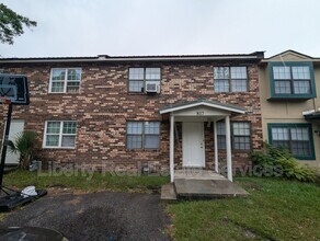 Building Photo - 817 Lesa St