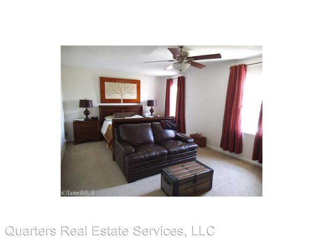 Foto del edificio - 132 Chrisfield Cir