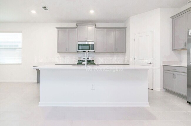 Foto del edificio - 6414 Limberpine Aly