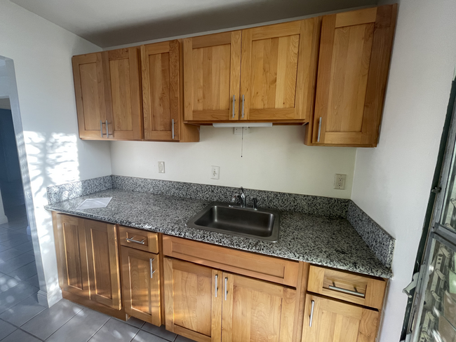 Building Photo - 1046 Ehoeho Ave
