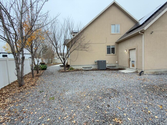 Foto del edificio - 317 W Farmside Dr