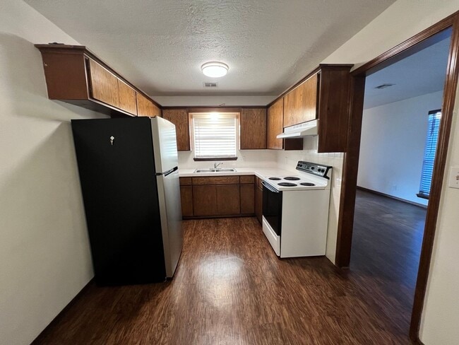 Building Photo - Cozy home in Norman + 2 bedrooms