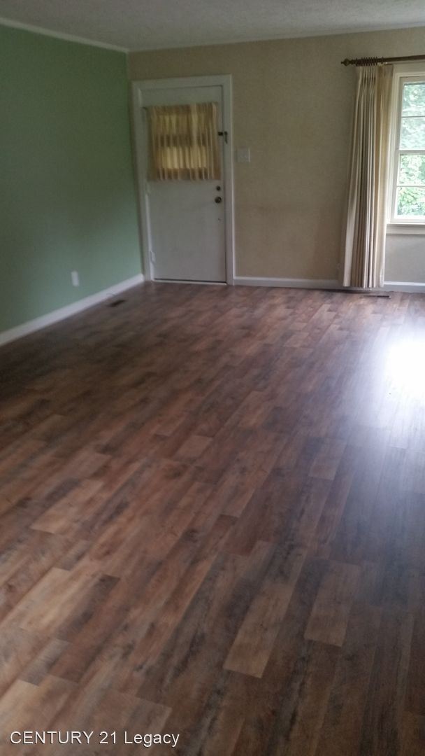 Building Photo - 3 br, 1 bath House - 405 Dogwood Dr