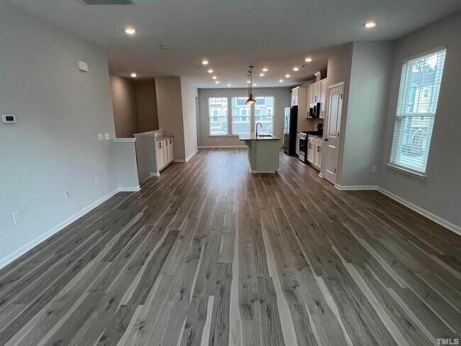 Foto del edificio - 1237 Commack Dr