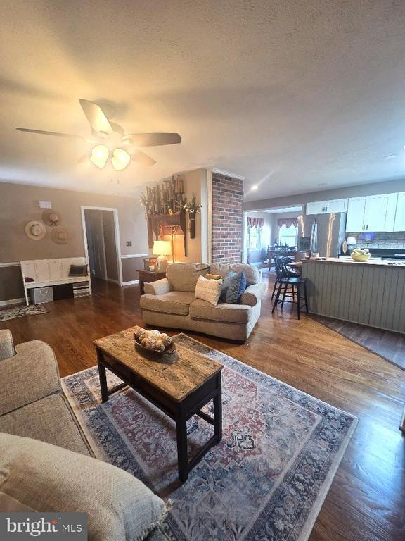 Foto del edificio - 3201 Lakeview Pkwy