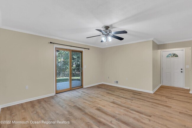 Foto del edificio - 134 Whispering Oaks Way