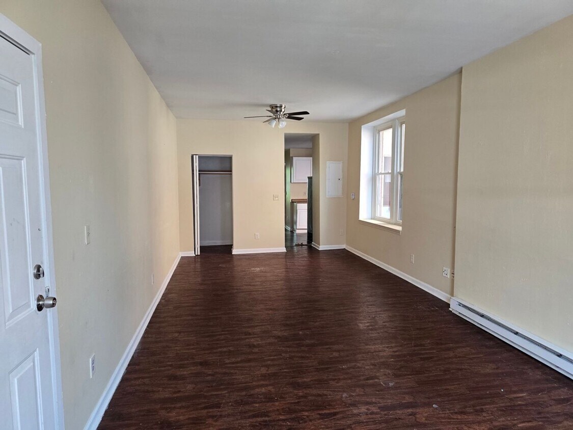 Foto principal - 218 N 6th St