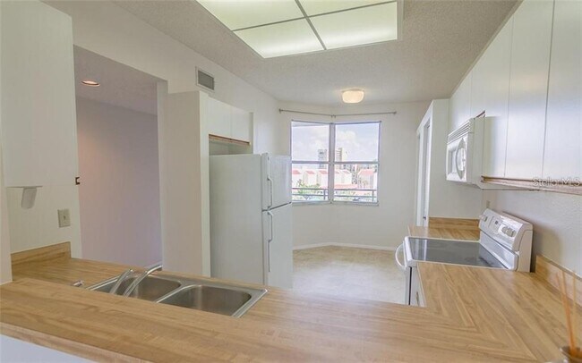 Foto del edificio - 7902 Sailboat Key Blvd S