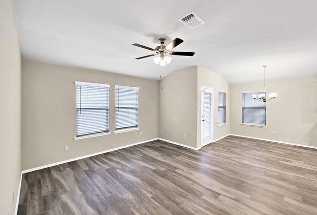 Building Photo - 2920 Skinner Dr