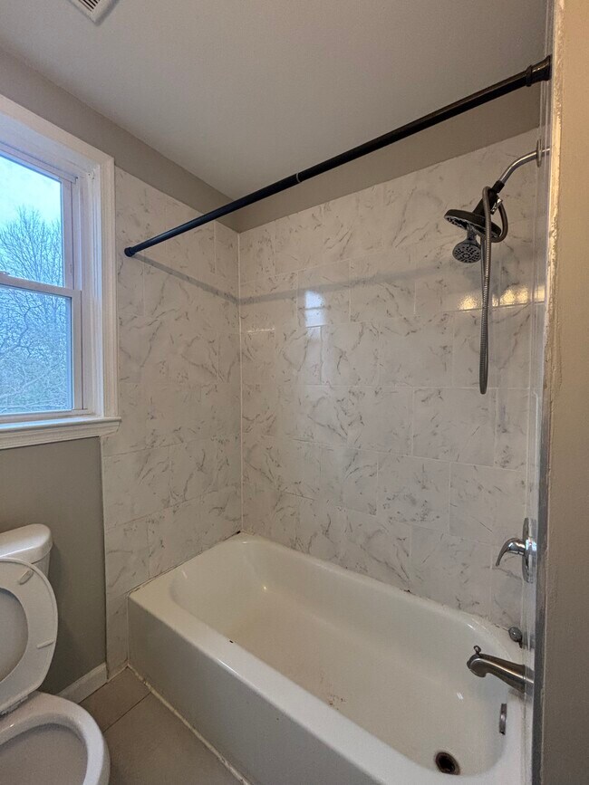 Foto del edificio - 10XX E Cold Spring Ln