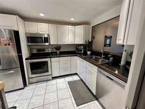 Building Photo - 3151 N Course Ln